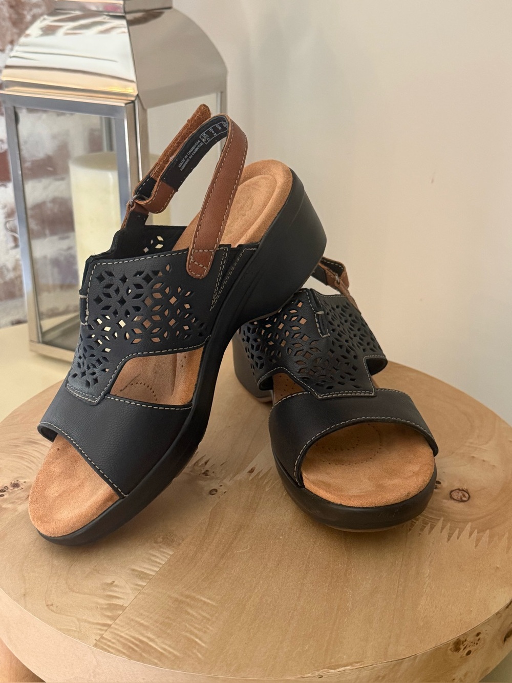 Clarks Tulsa Sun Wedge Sandals - Size 8